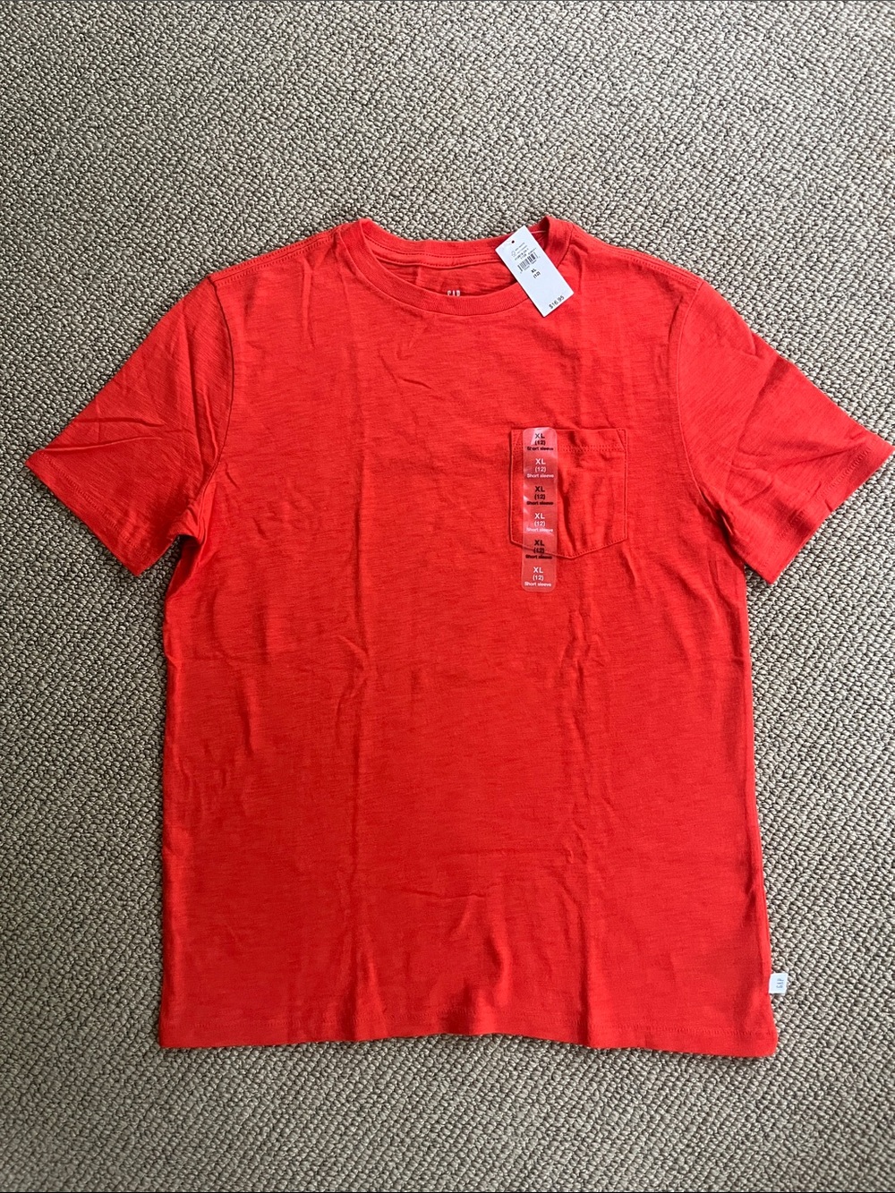 🆕 GAP Pocket Tee Shirt